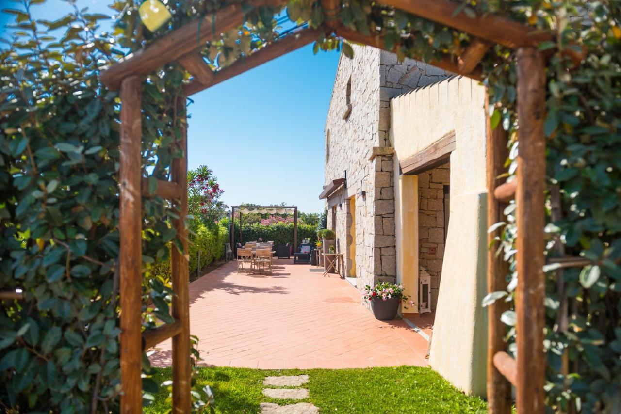 Relais Del Borgo- Domo Hotel Porto San Paolo  Ngoại thất bức ảnh