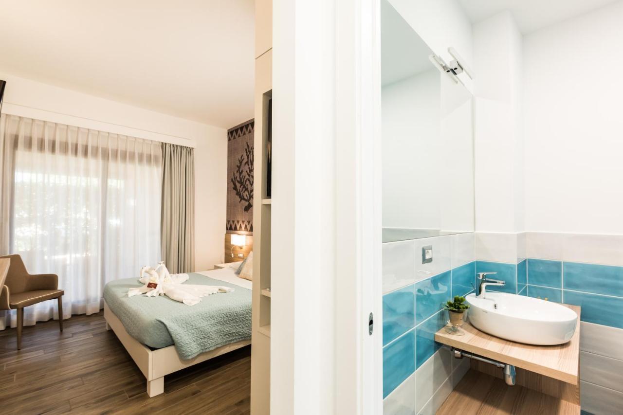 Relais Del Borgo- Domo Hotel Porto San Paolo  Ngoại thất bức ảnh