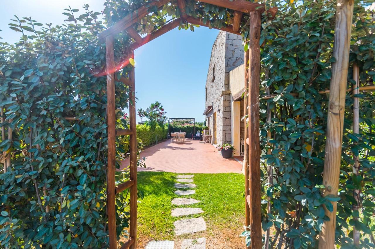 Relais Del Borgo- Domo Hotel Porto San Paolo  Ngoại thất bức ảnh