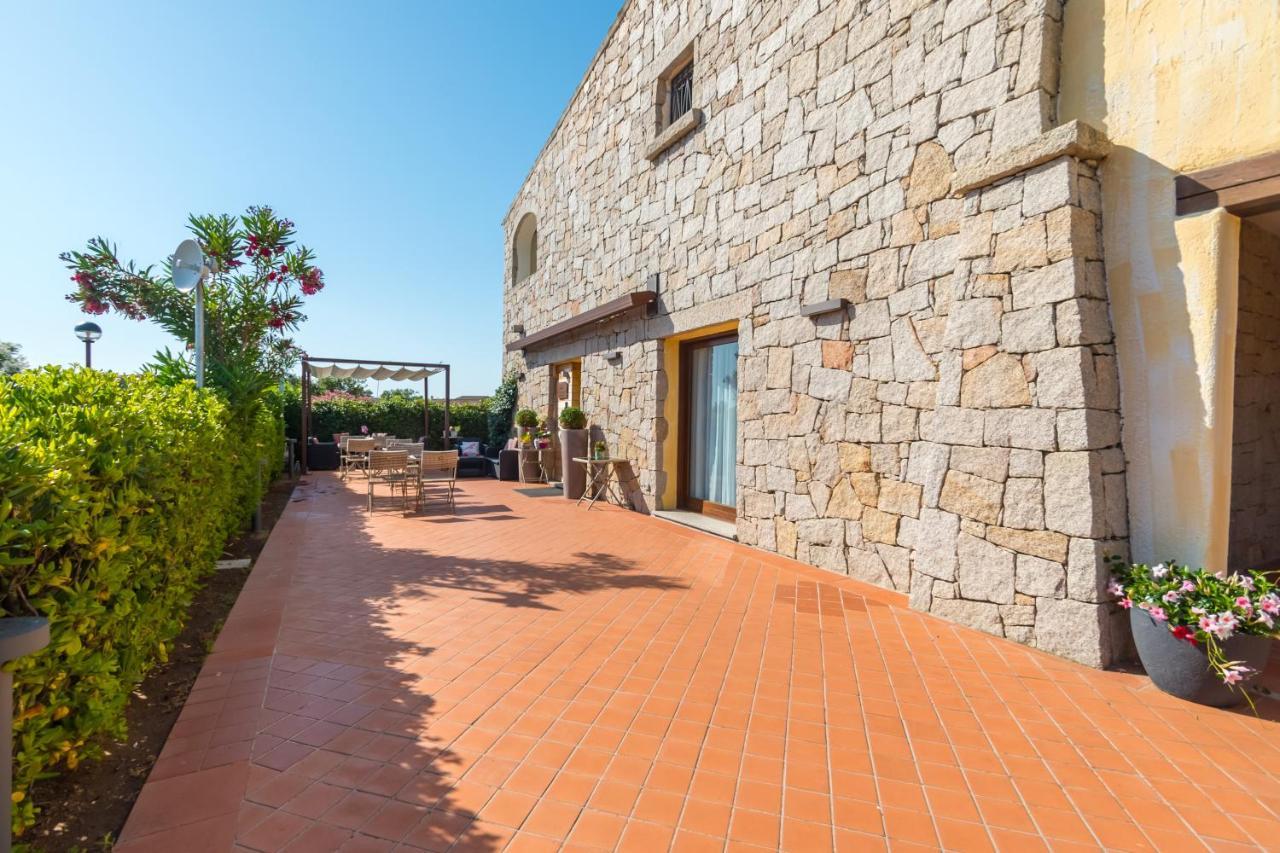 Relais Del Borgo- Domo Hotel Porto San Paolo  Ngoại thất bức ảnh