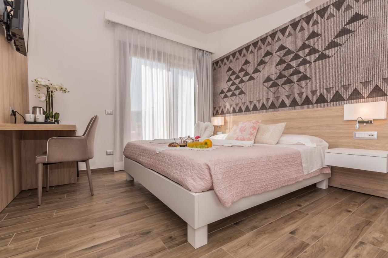 Relais Del Borgo- Domo Hotel Porto San Paolo  Ngoại thất bức ảnh