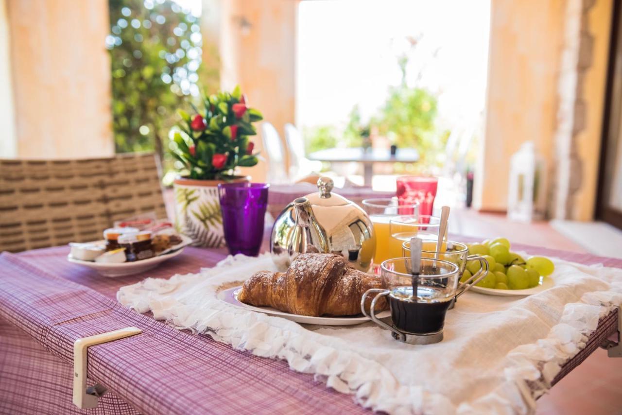 Relais Del Borgo- Domo Hotel Porto San Paolo  Ngoại thất bức ảnh